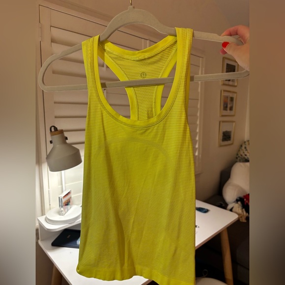 Lululemon Swiftly Tech Racerback - Picture 1 of 2